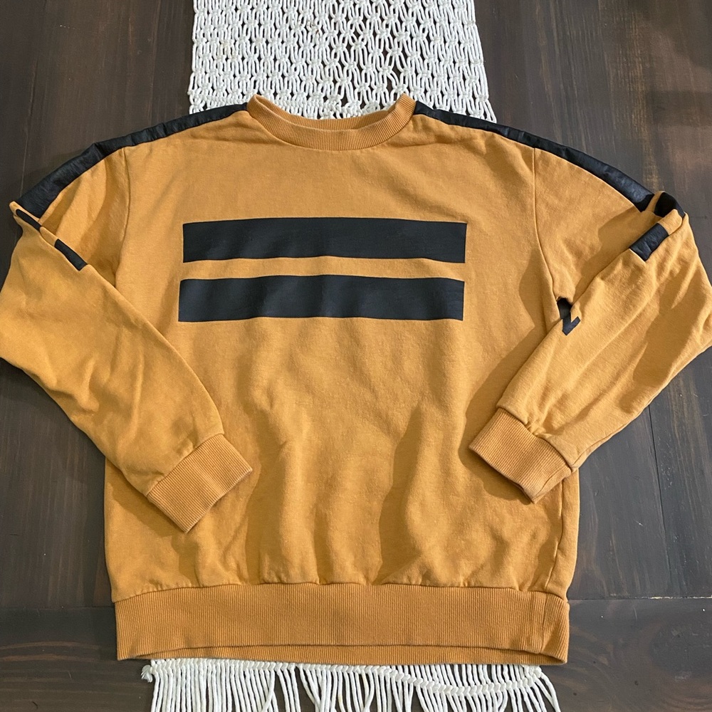 Kitschen crew neck sweater